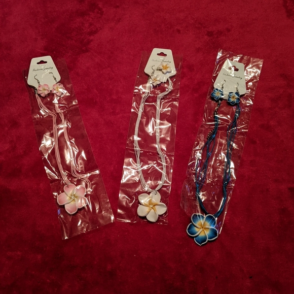 Noni Flower Set - Picture 2 of 2